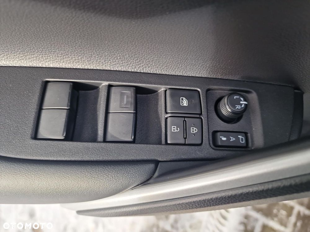 Toyota Corolla Cross 2.0 Hybrid Executive - 17