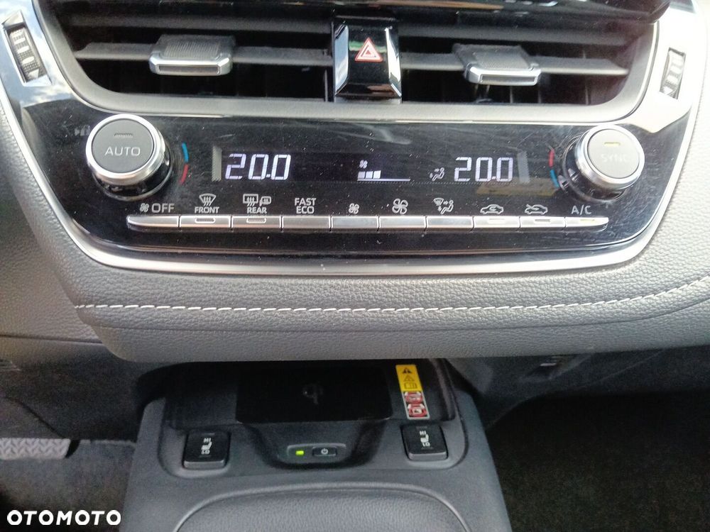 Toyota Corolla - 22