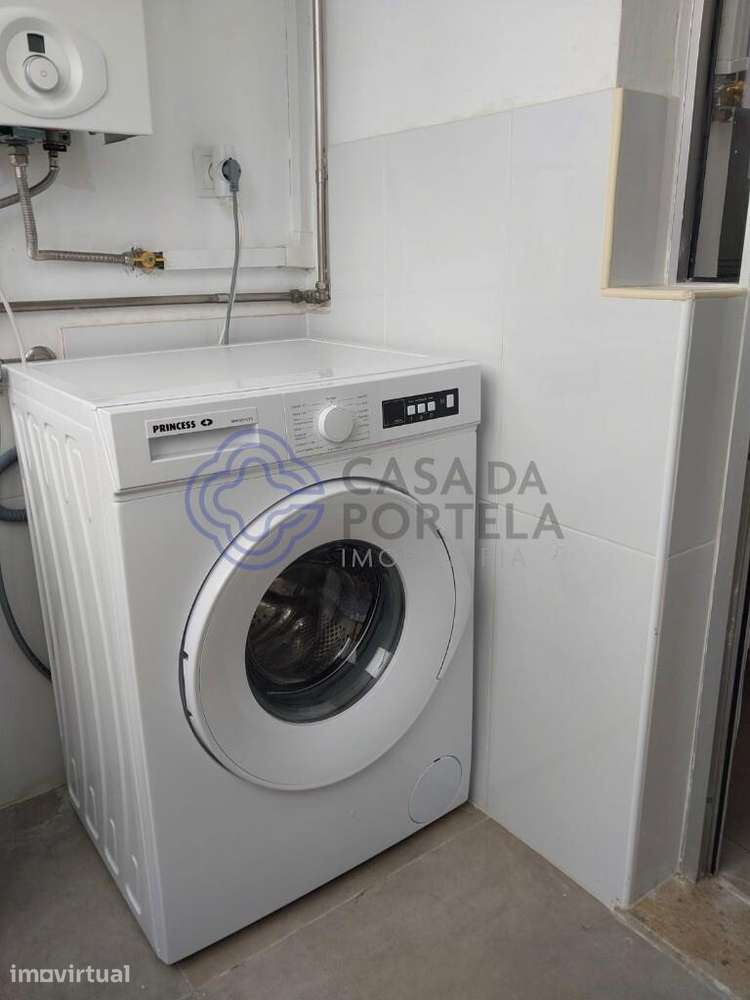 T2 à Antas- vistas desafogadas- roupeiros e cozinha equipada - Grande imagem: 5/9