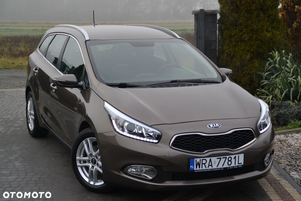 Kia Ceed 1.6 GDI Dream-Team Edition - 1