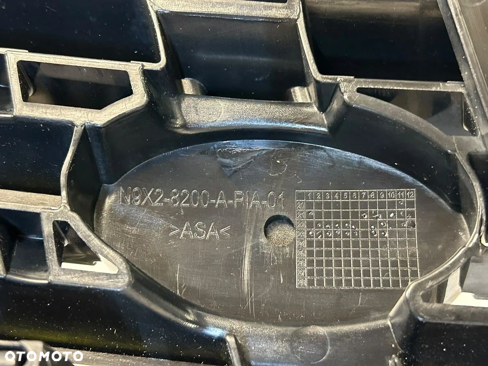 RANGE ROVER SPORT III L461 22- GRILL ATRAPA CHŁODNICY ZNACZEK ORYGINAŁ - 12
