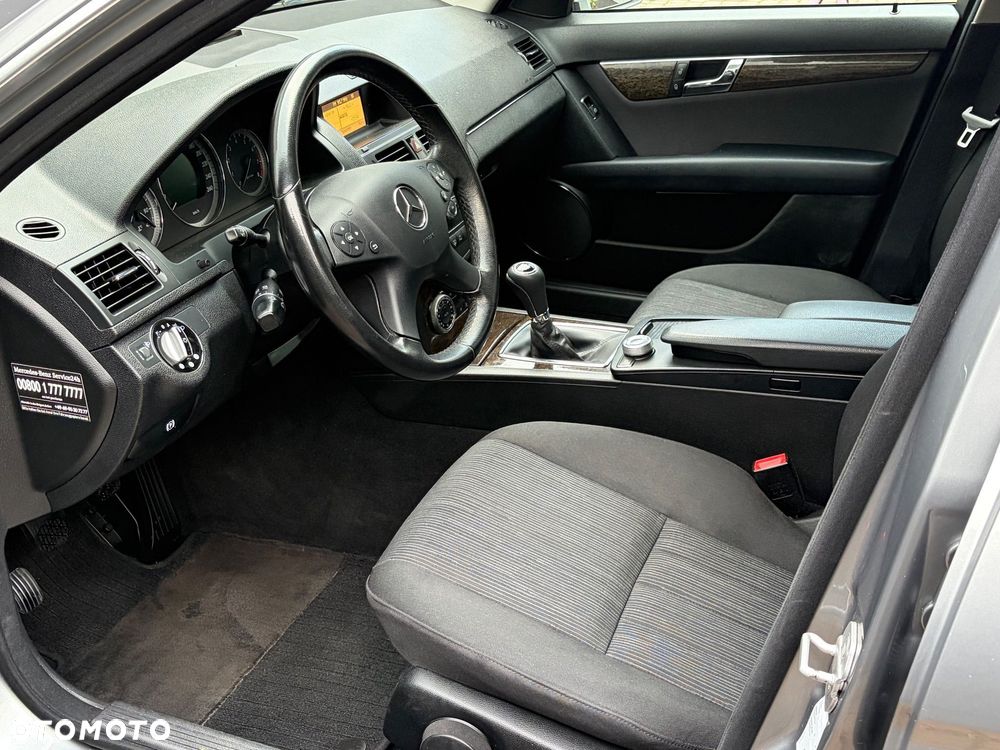 Mercedes-Benz Klasa C 180 Kompressor BlueEFFICIENCY Elegance - 32