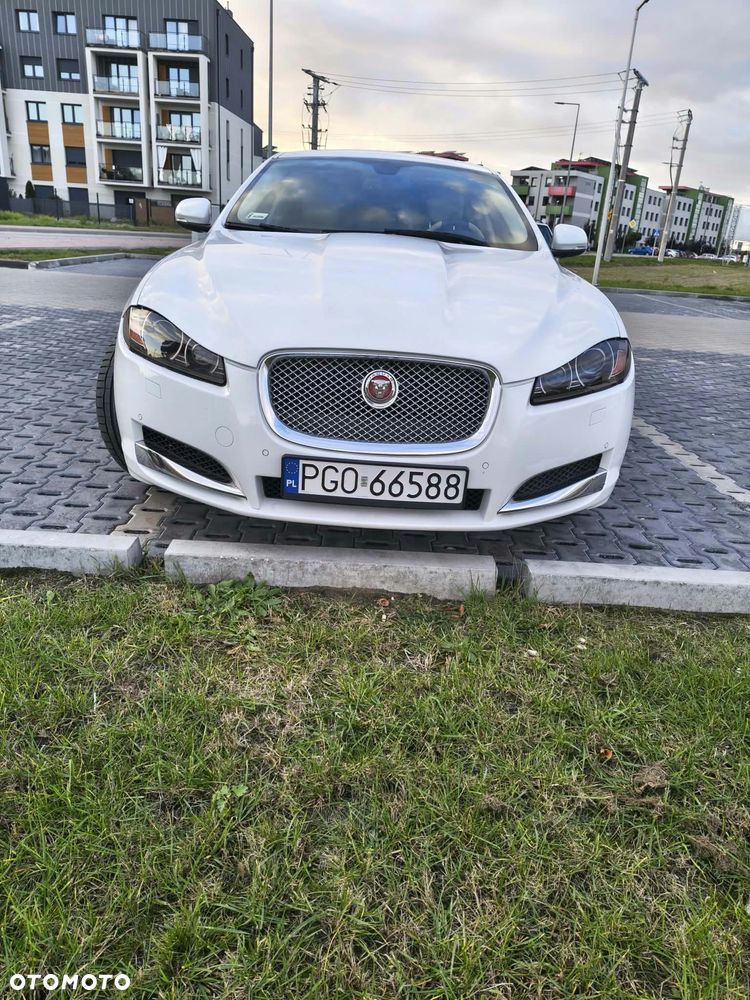 Jaguar XF 2.0 T Luxury - 2