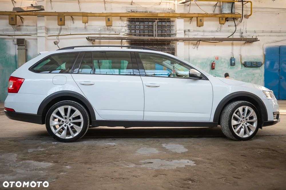 Skoda Octavia Scout 2.0 TDI 4x4 DSG - 10