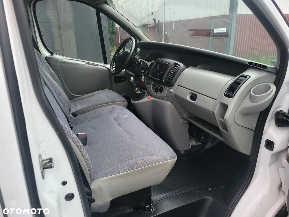 Renault Trafic Passenger - 7