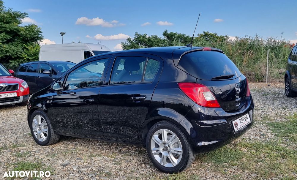 Opel Corsa 1.4 16V Innovation - 7