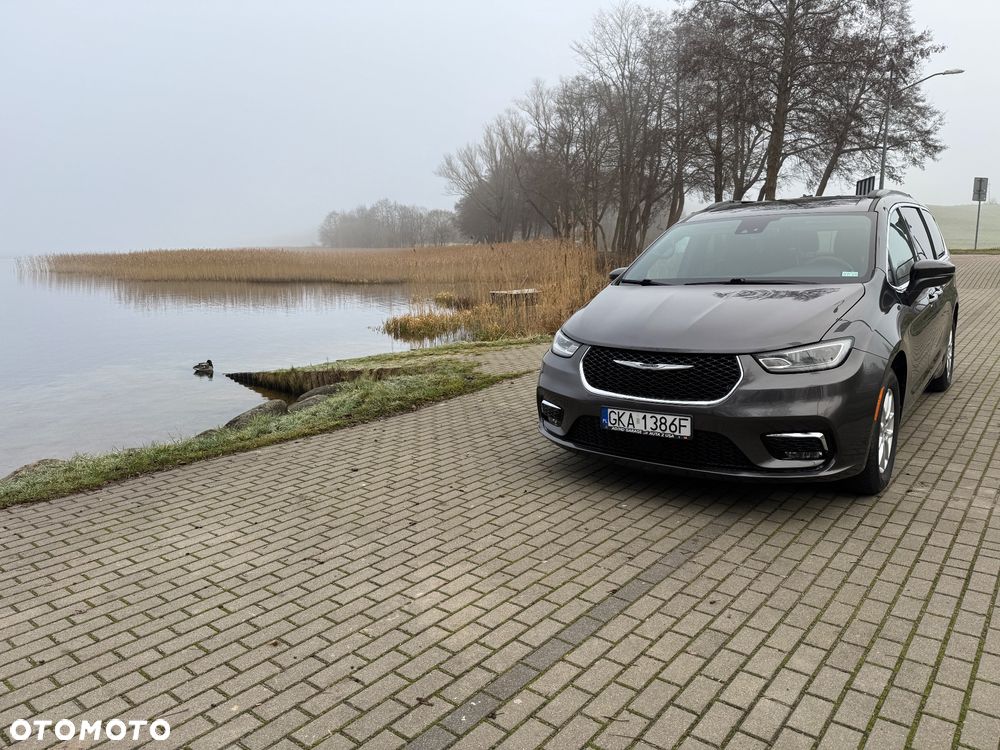 Chrysler Pacifica - 27