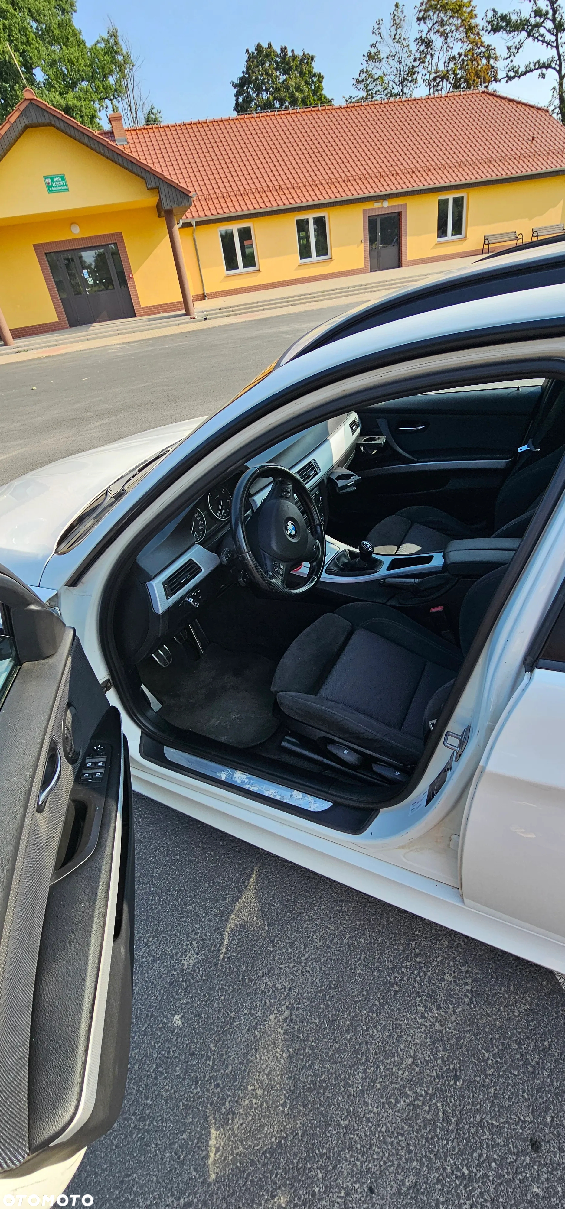 BMW Seria 3 318d Touring Sport Line - 11
