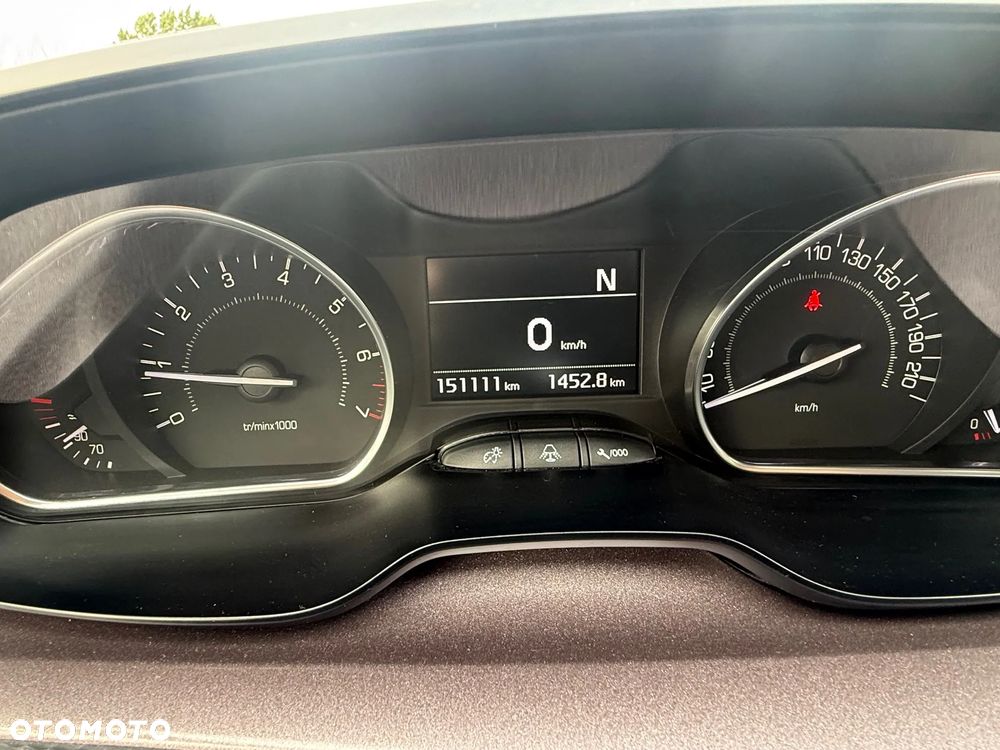 Peugeot 2008 - 16
