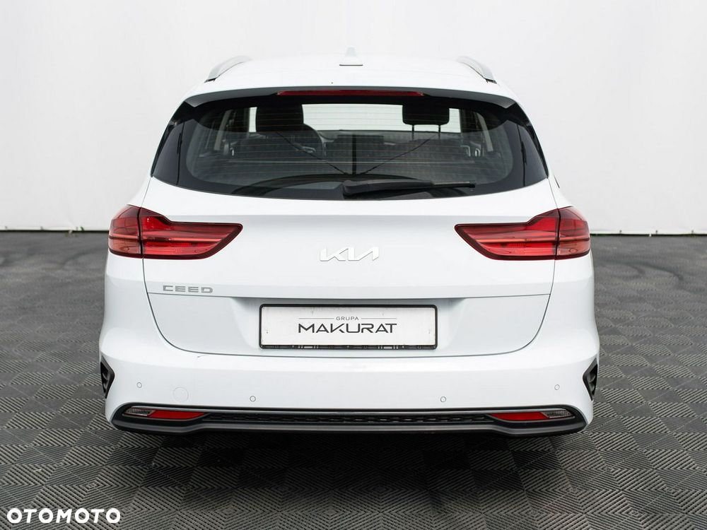 Kia Ceed - 10