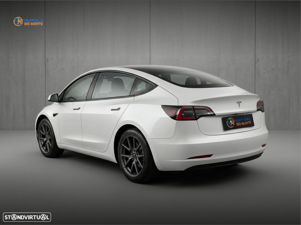 Tesla Model 3 - 3