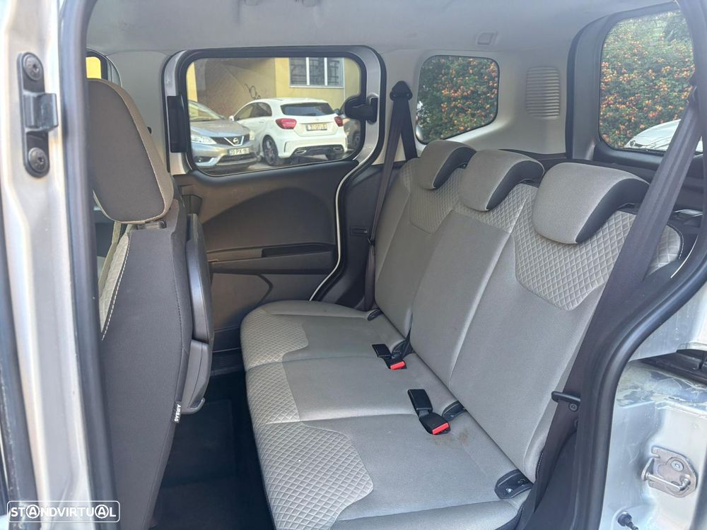 Ford Tourneo Courier - 9