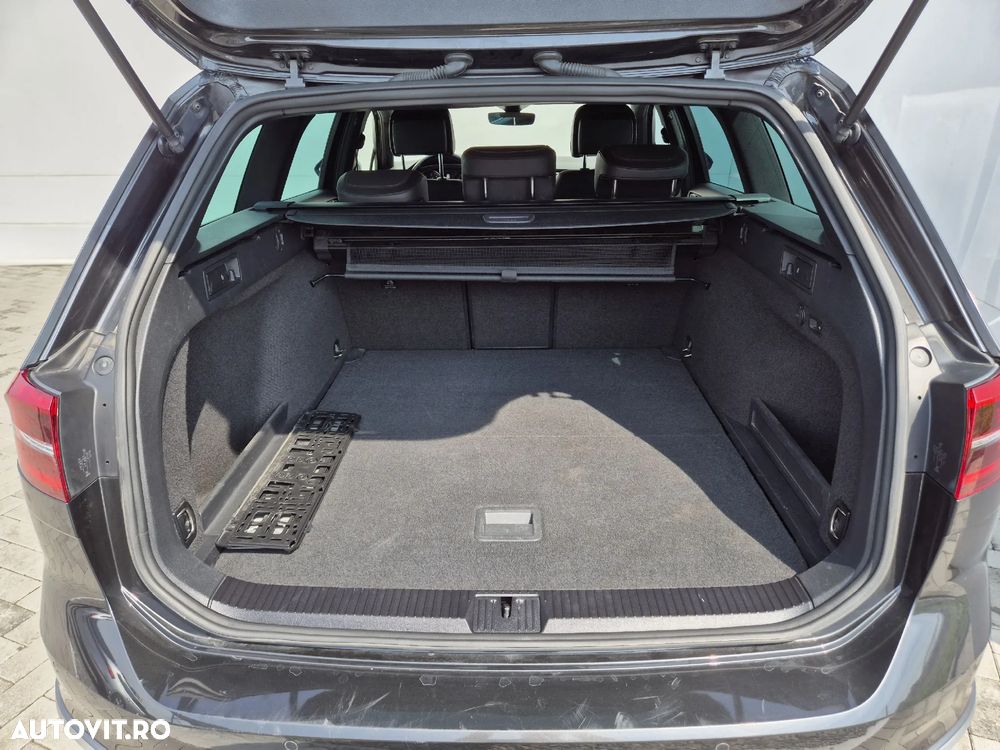 Volkswagen Passat - 26