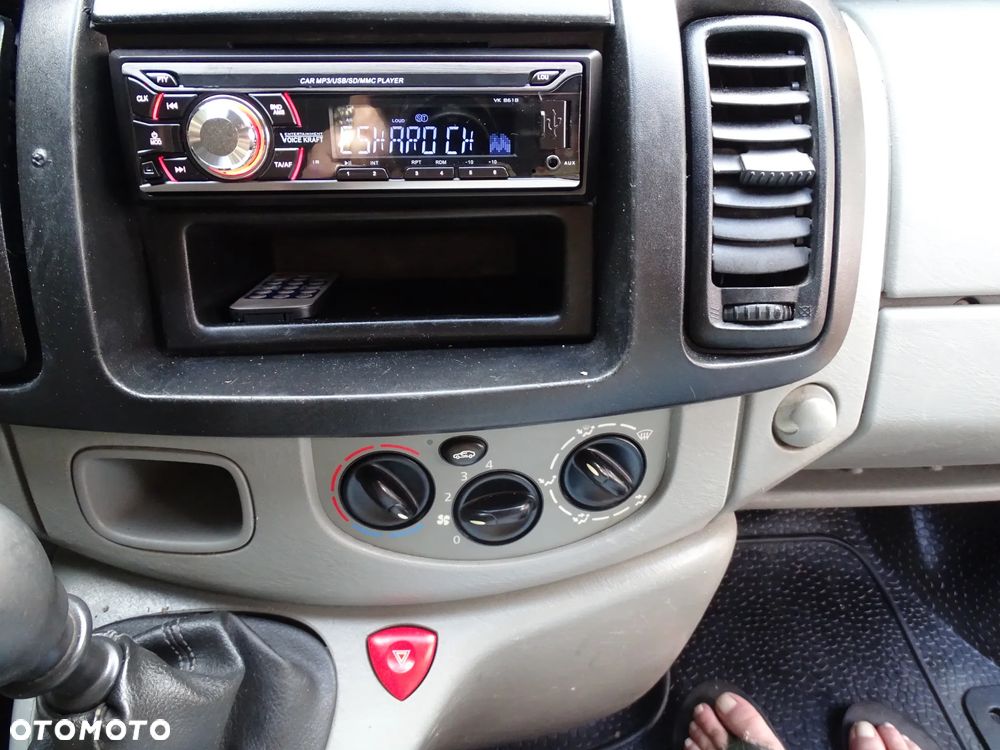 Renault Trafic 1,9 DCI -90 KONI , skrzynia ładunkowa , 3 miejsca , cały oryginał. - 9