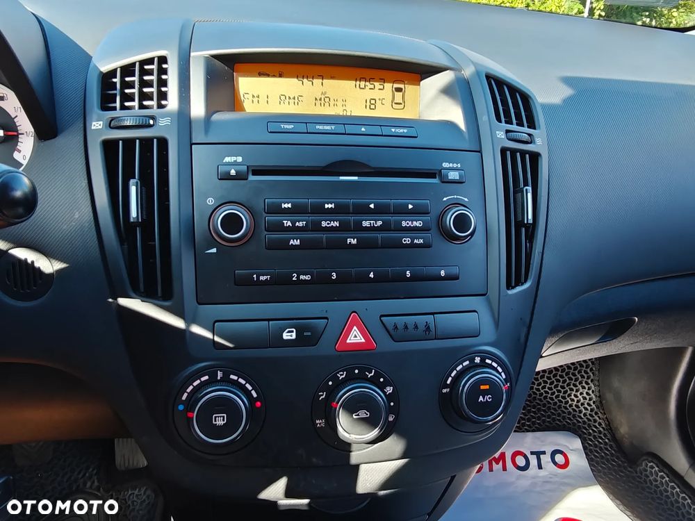 Kia Ceed Cee'd 1.6 Crdi L - 23