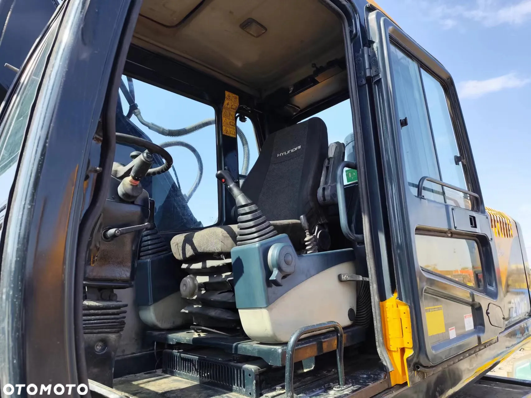 Hyundai R210W‑7 /Jak NOWA! /SUPER STAN / GPS W CENIE /Tylko 1,8T.MH. / DODATKOWE ŁYŻKI / CUMMINS / TRANSPORT W CENIE - 4