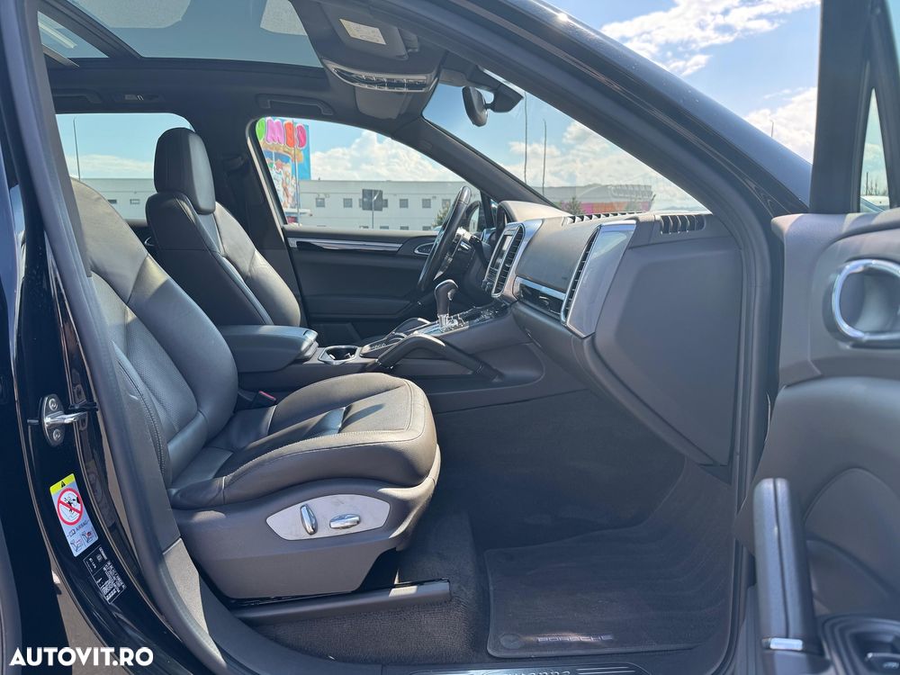 Porsche Cayenne Tiptronic S - 11