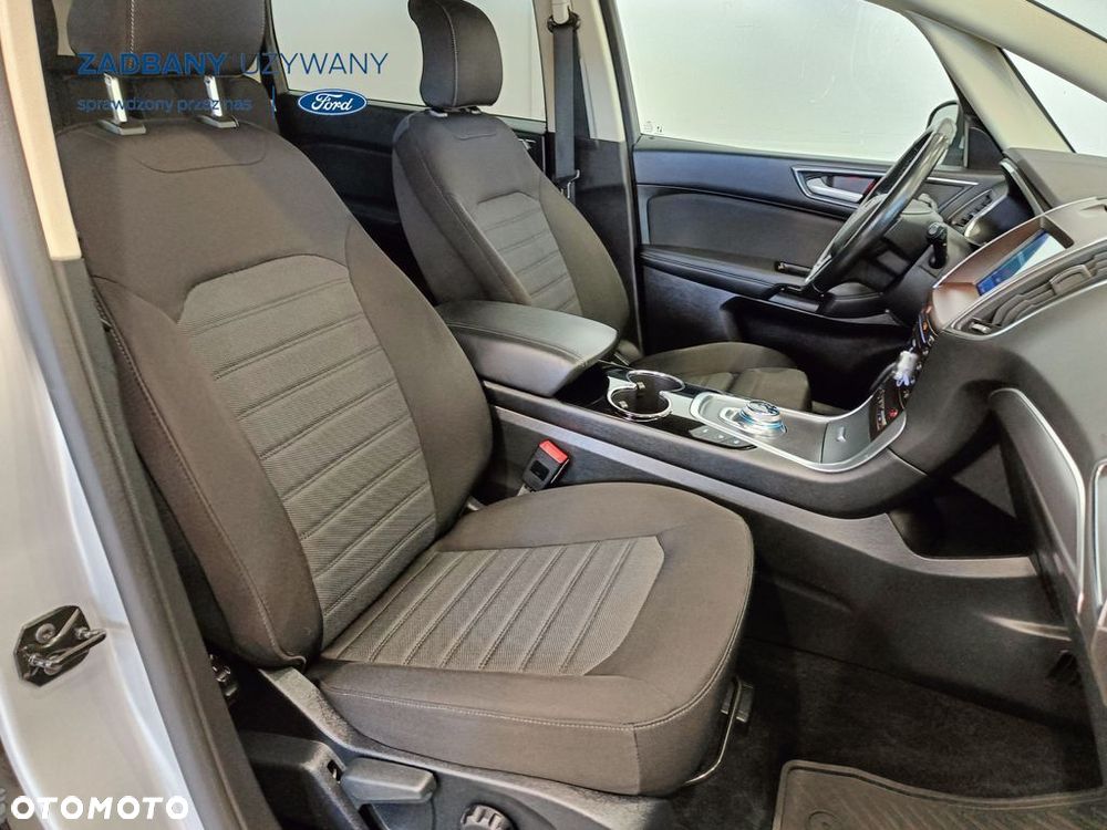 Ford S-Max - 17
