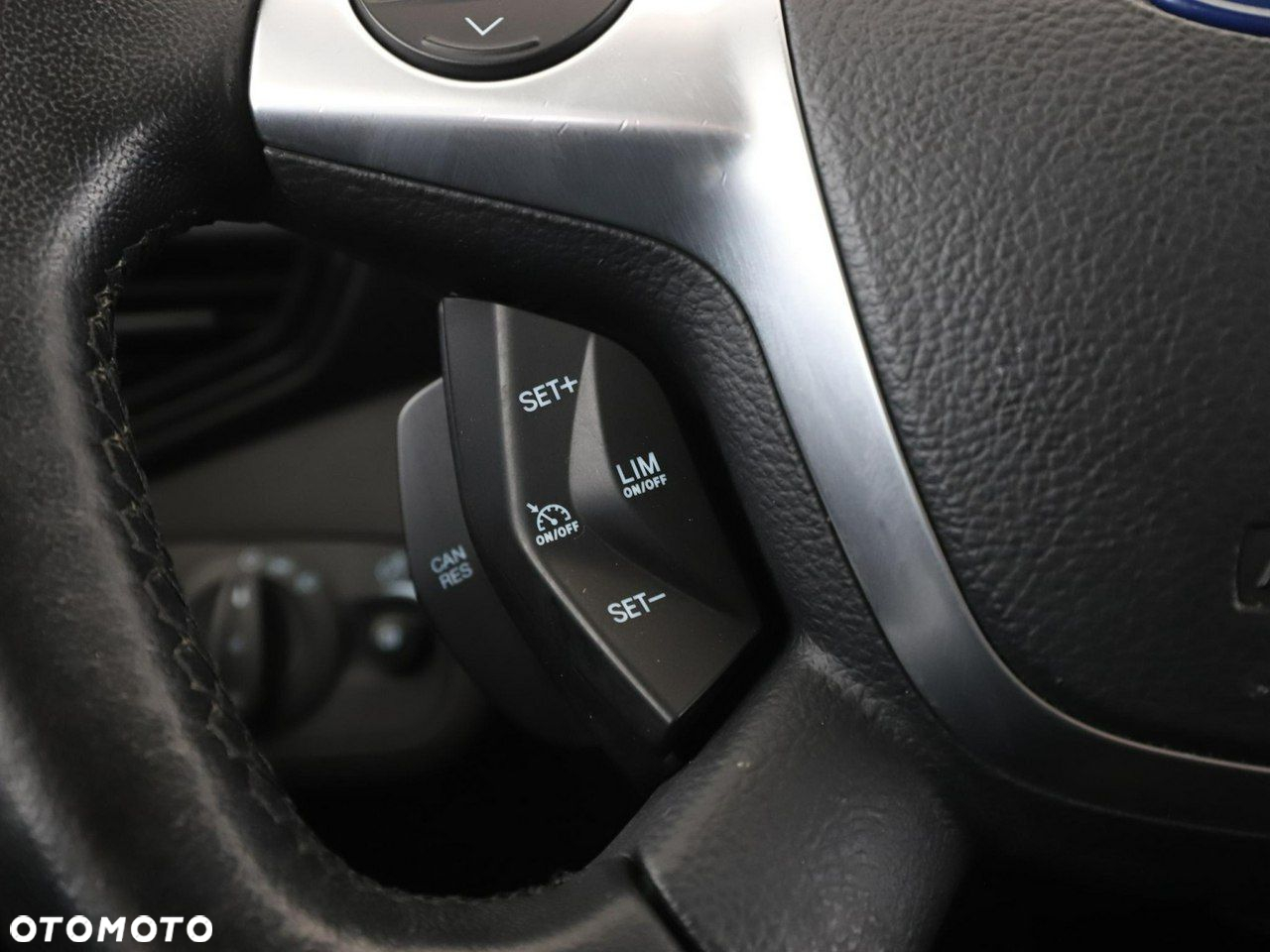Ford Kuga 2.0 TDCi 2x4 SYNC - 30