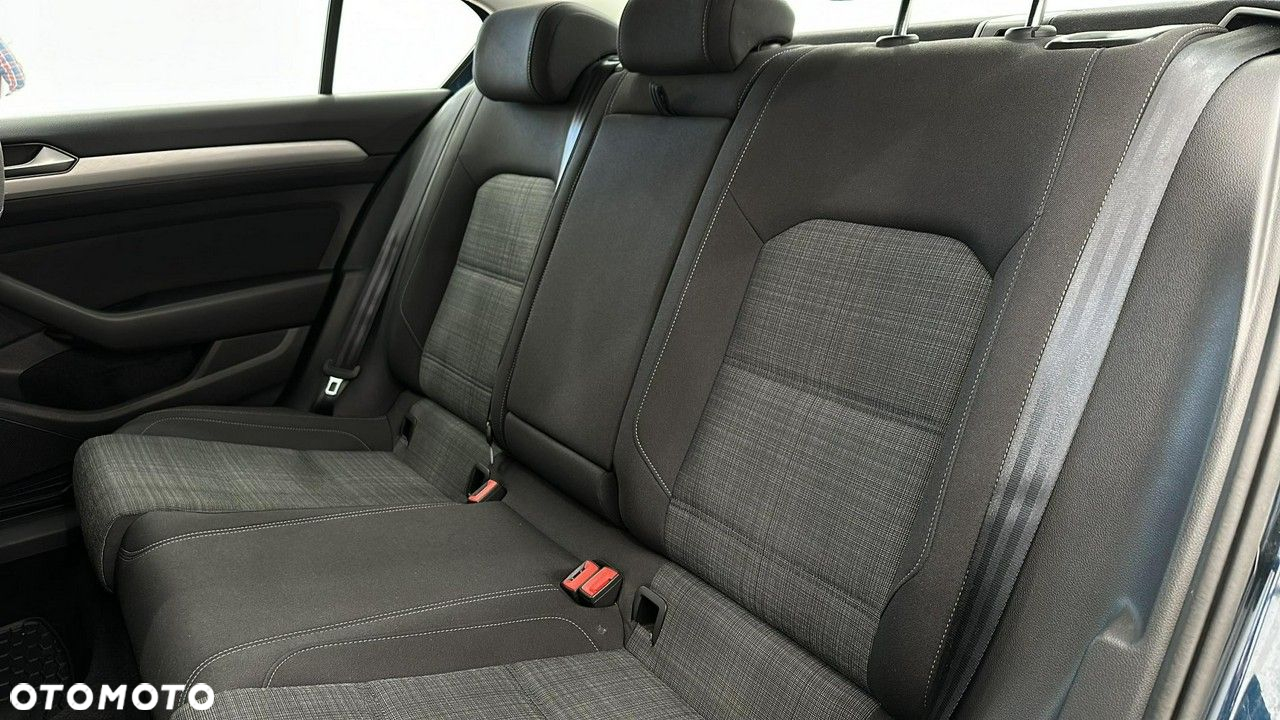 Volkswagen Passat 1.5 TSI EVO Business - 12