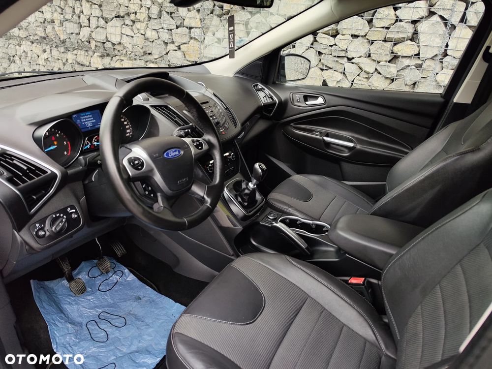 Ford Kuga 2.0 TDCi 2x4 Titanium - 6