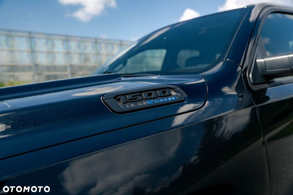 RAM 1500 - 12