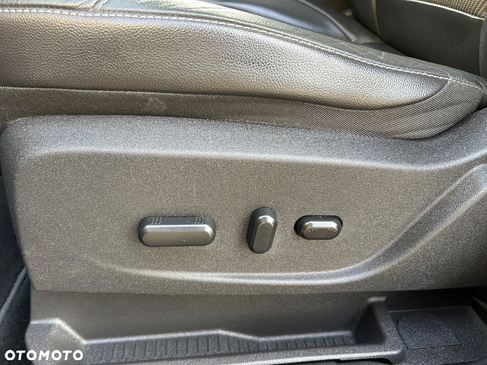 Ford Kuga 1.5 EcoBoost 2x4 Titanium - 14