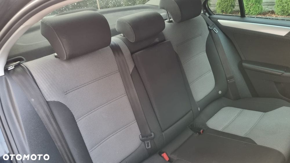 Volkswagen Jetta - 15