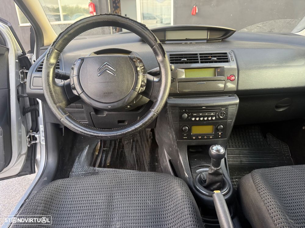 Citroën C4 1.6 HDi SX - 21