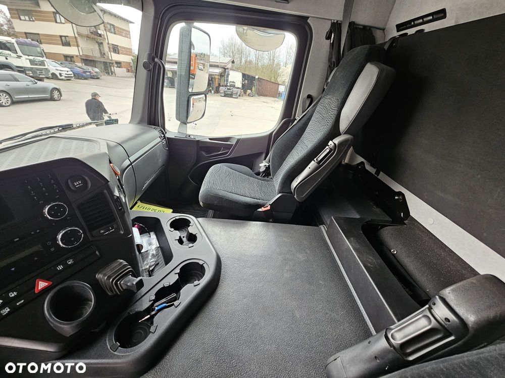 Mercedes-Benz Arocs - 14