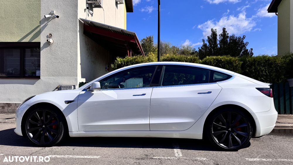 Tesla Model 3 - 12
