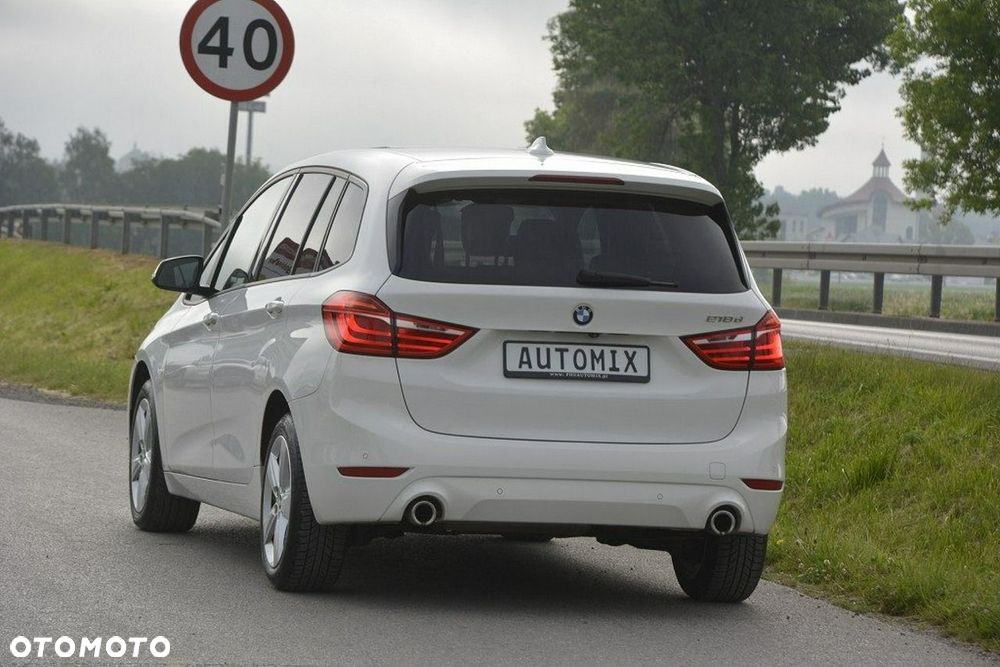 BMW Seria 2 218d Sport Line - 7