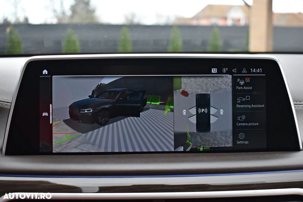 BMW Seria 7 745e - 28