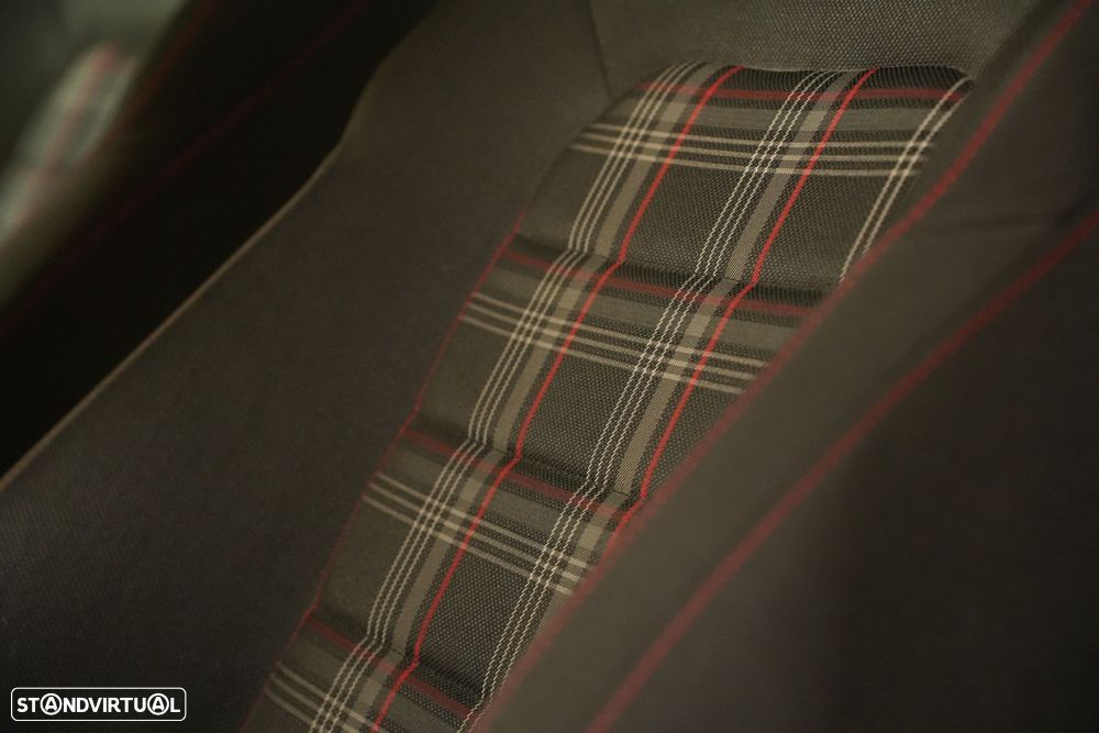 VW Golf 2.0 TSI GTI DSG - 21