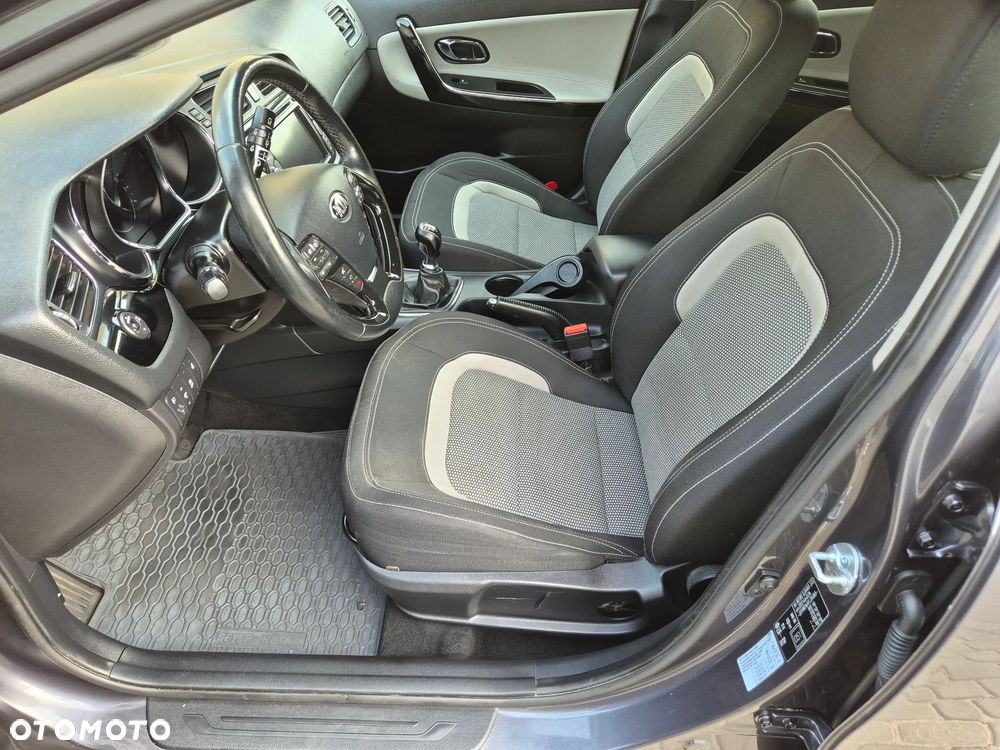 Kia Ceed 1.6 CRDi 128 Platinum Edition - 28