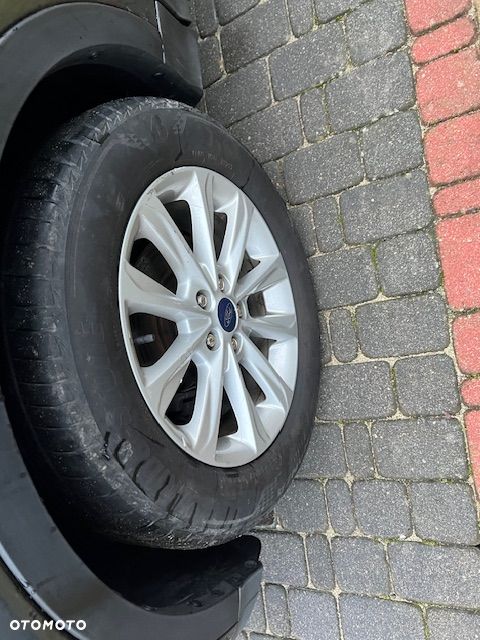 Ford Kuga 1.5 EcoBoost 2x4 Titanium - 30