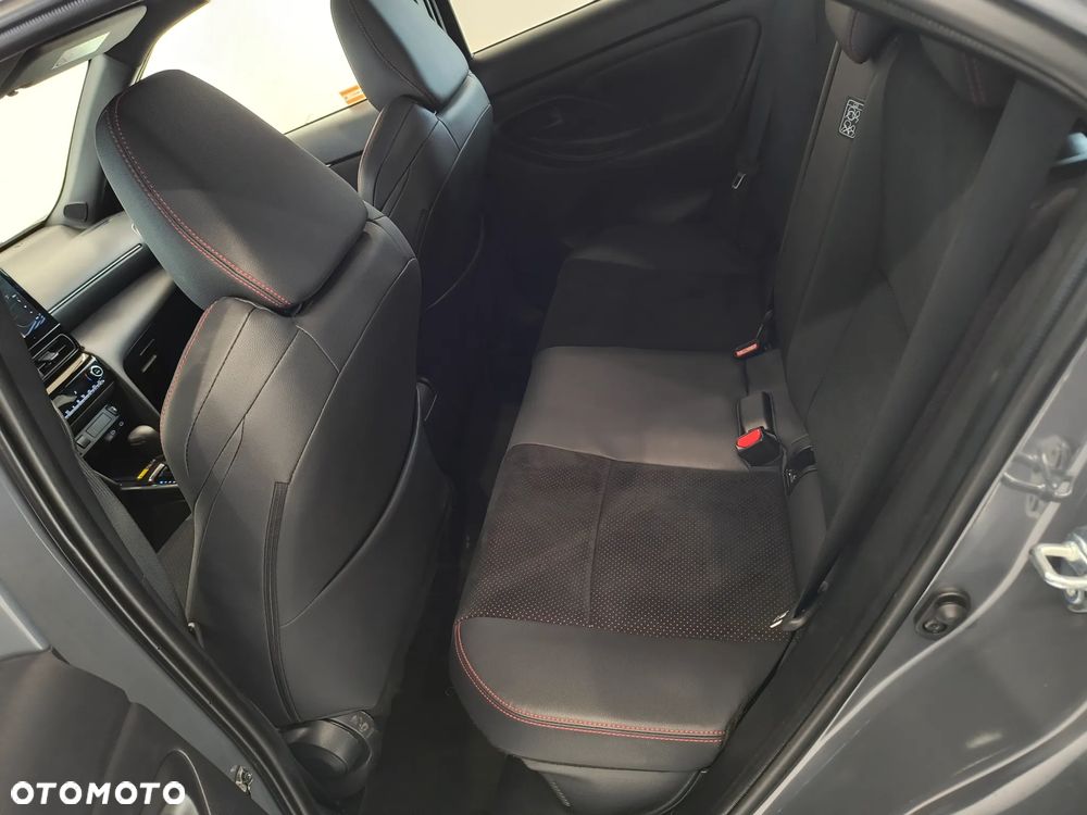 Toyota Yaris Hybrid 1.5 GR Sport - 12