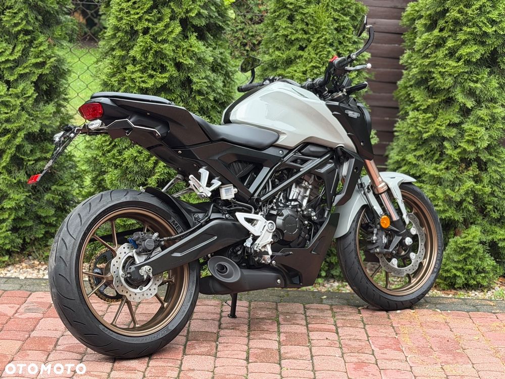 Honda CB - 4