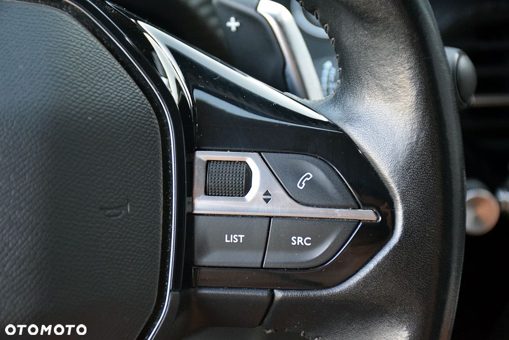 Peugeot 2008 1.5 BlueHDi Allure S&S EAT8 - 18