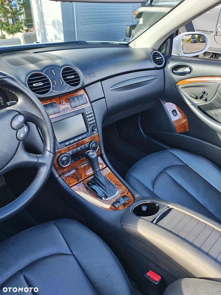 Mercedes-Benz CLK - 25