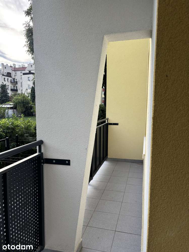 Klimatyczna kawalerka z balkonem