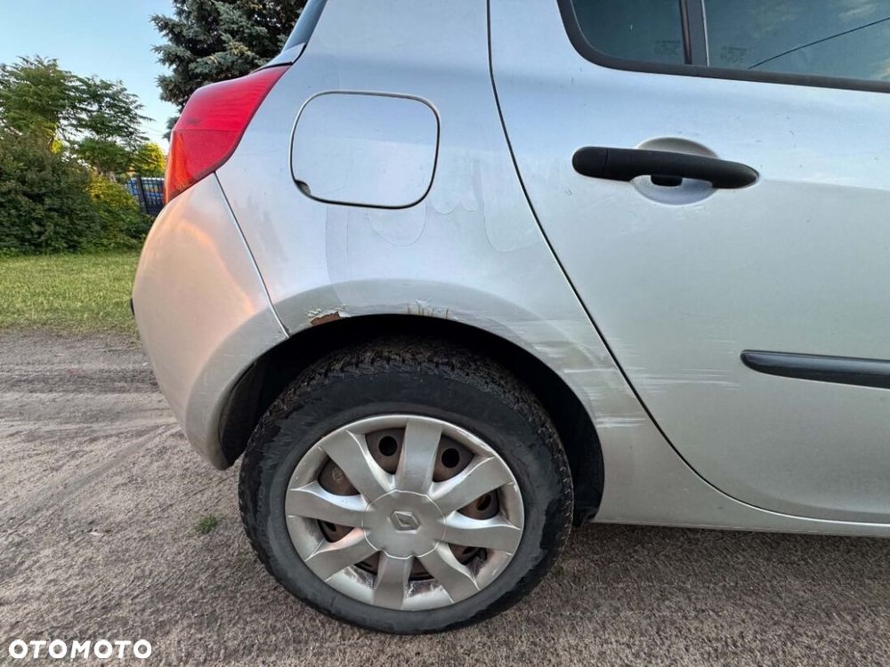 Renault Clio 1.2 16V Emotion - 2