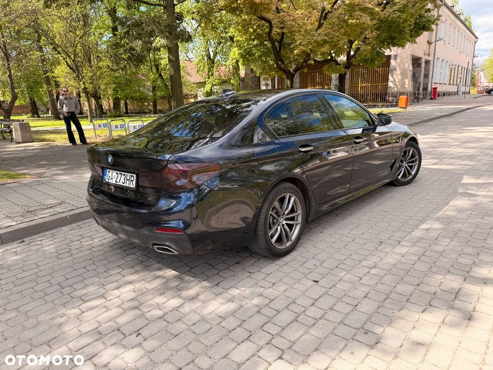 BMW Seria 5 520d xDrive - 11