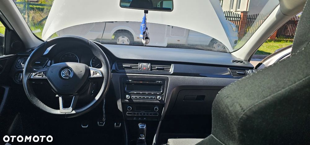 Skoda RAPID 1.2 TSI Edition - 35