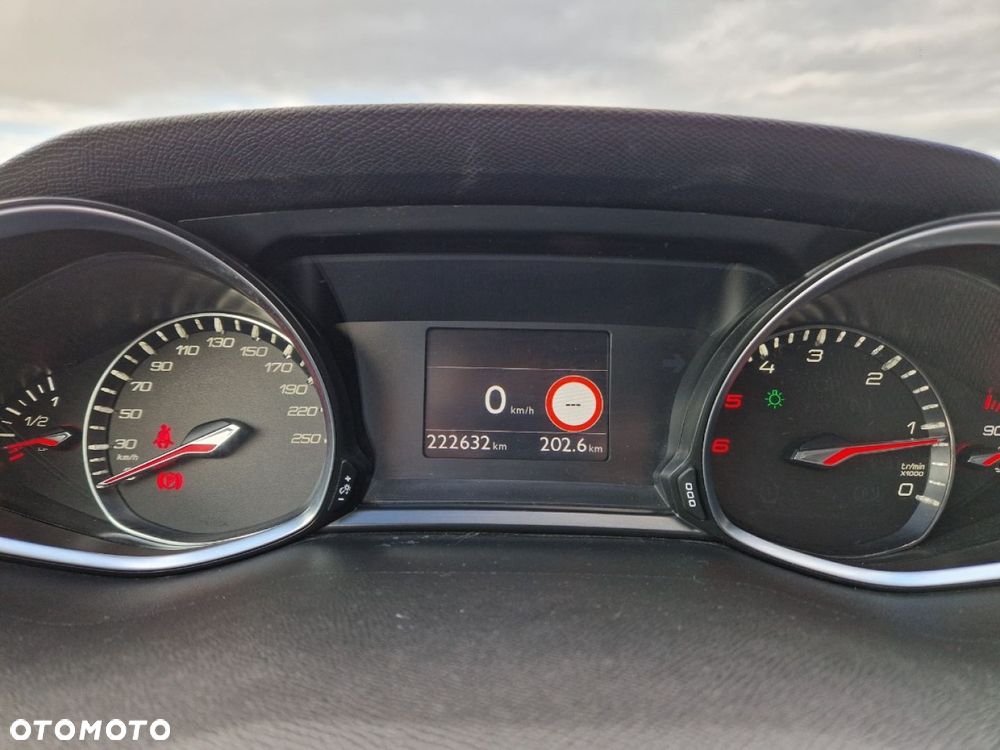 Peugeot 308 SW 1.6 BlueHDi Allure S&S - 11