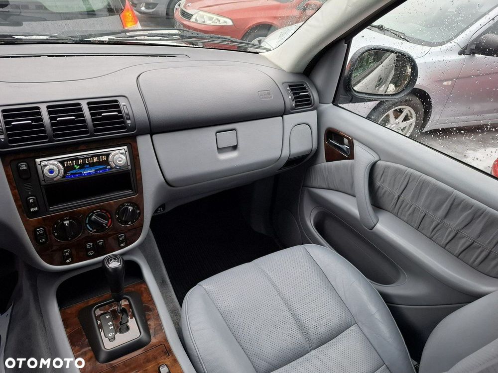 Mercedes-Benz ML 320 - 25