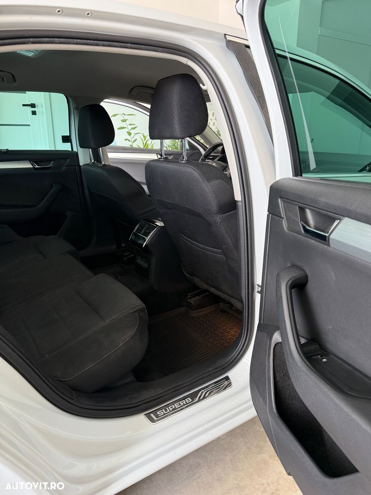 Skoda Superb 2.0 TDI Ambition - 17
