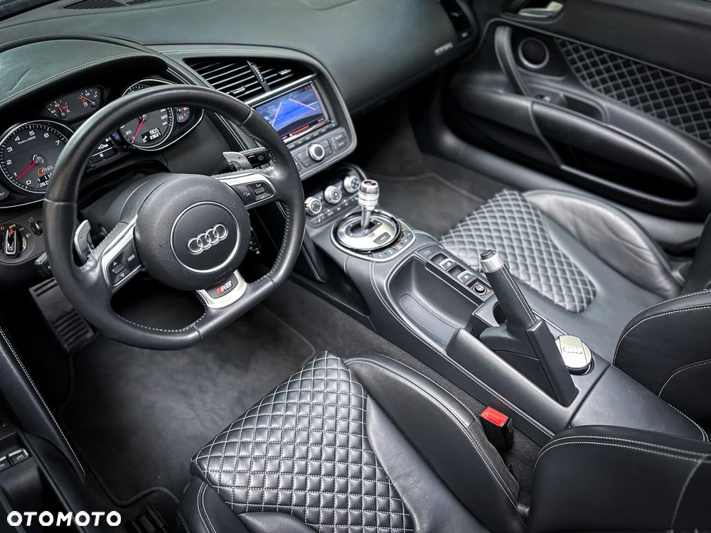 Audi R8 Spyder - 16