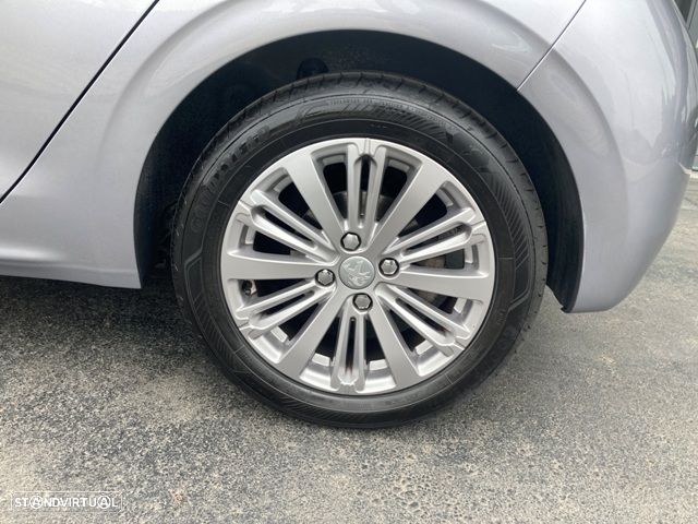 Peugeot 208 1.5 BlueHDi Signature - 12
