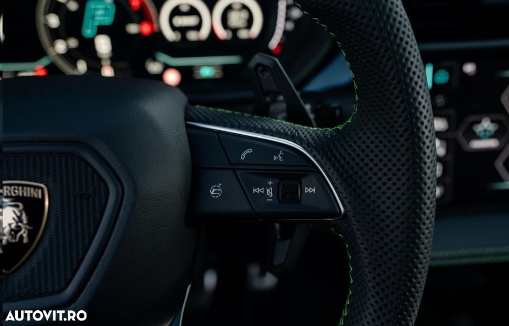 Lamborghini URUS - 12